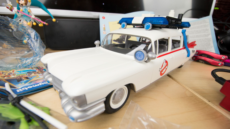 Illustration for article titled Toy Time Celebrates Ghostbusters Day With Playmobil's Ecto-1